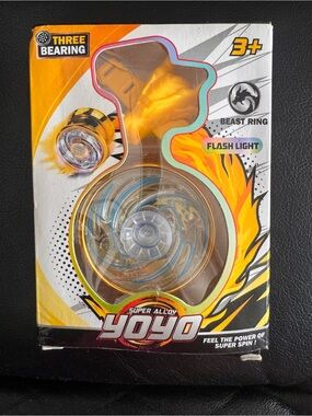 NEW YoYo Kids Toy - Yellow and Silver Spin Top